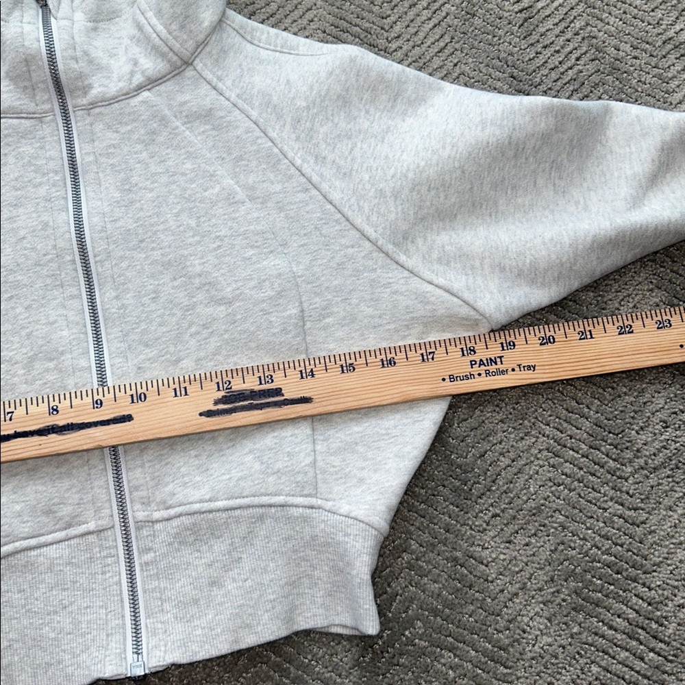Lululemon Women’s Gray Zip-Up Hoodie - SCUBA CROPPED - Picture 11 of 12